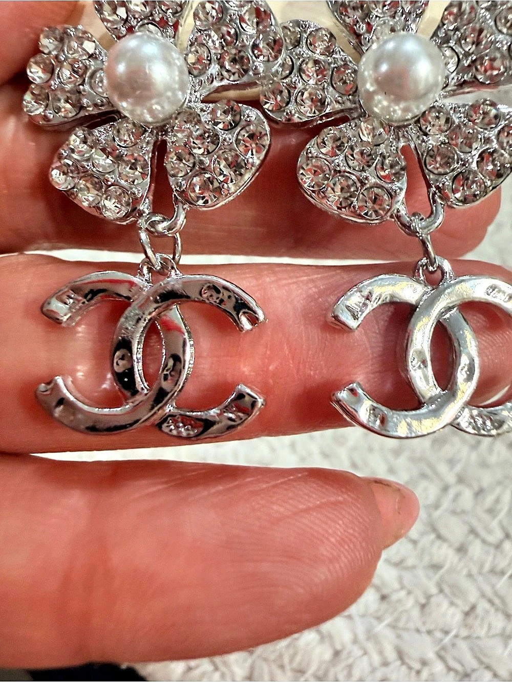 Crystal Flower Faux Pearl Drop Earrings Silver | New - Picture 4 of 9
